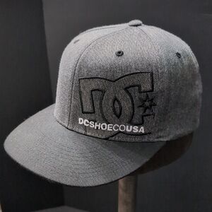 DC ShoeCo USA, Men's Gray Flexfit Hat,S/M.
